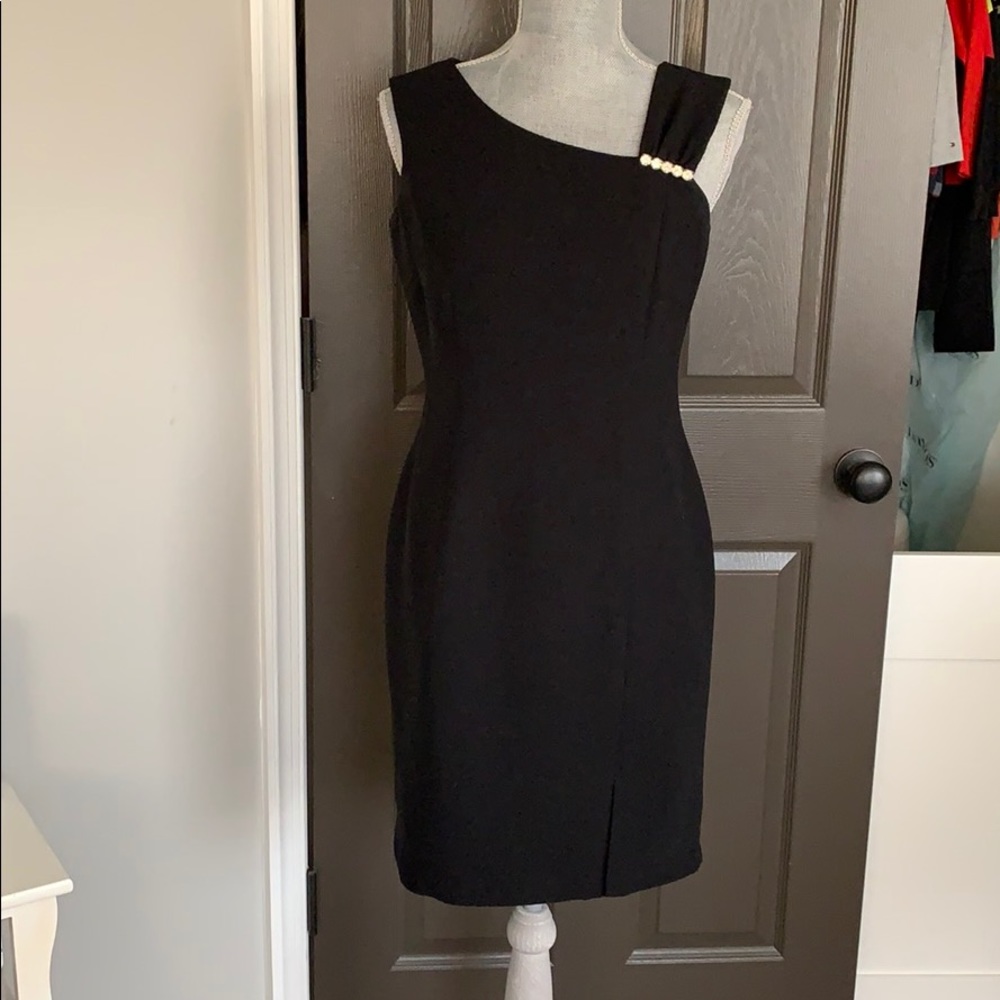 Robbie Bee 6p women’s black asymmetrical  Dress